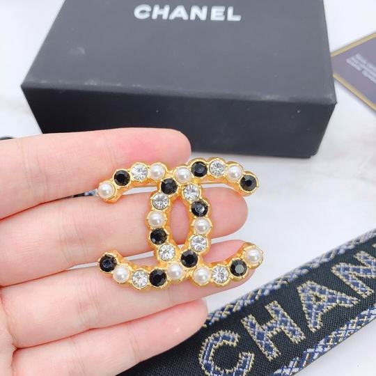 Chanel Brooch 210